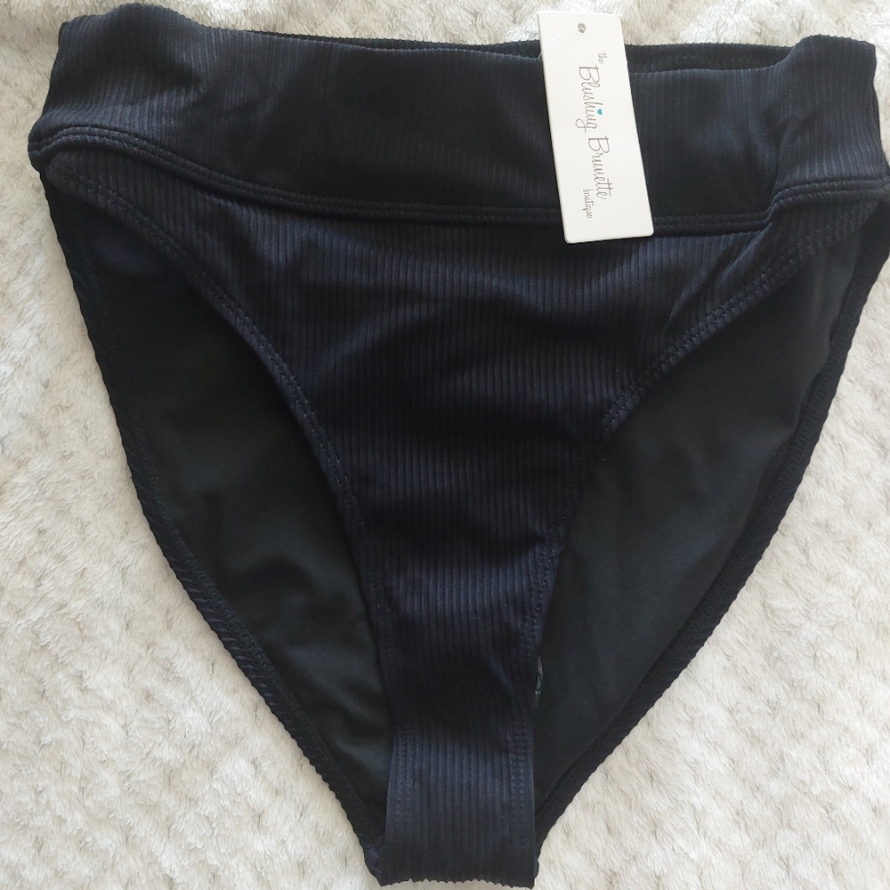 Black swimsuit bottom (The Blushing Brunette boutique)